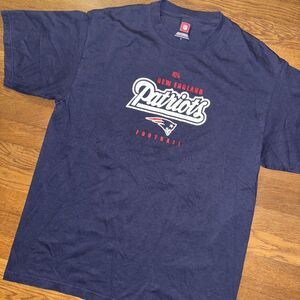 NFL New England Patriots Football Mens Large Navy Blue Graphic T-Shirt‎